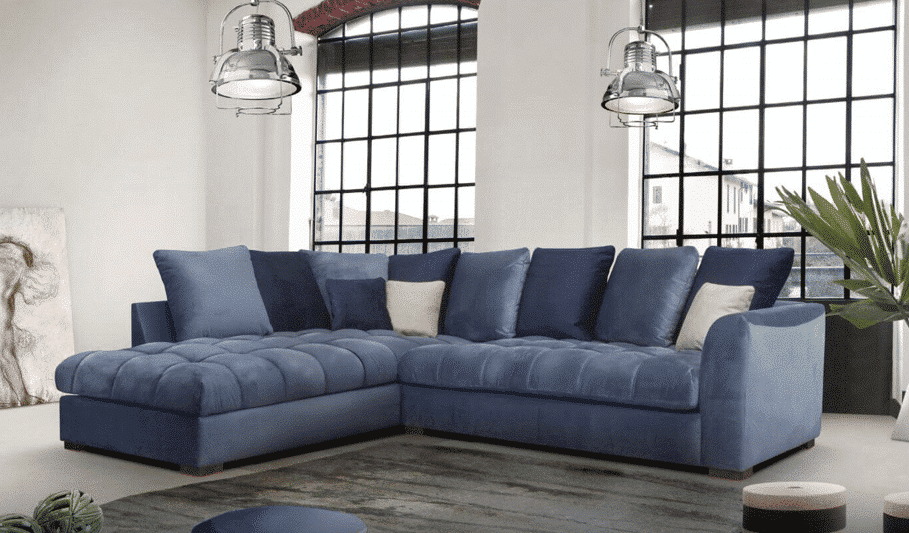 Carol este o canapea elegantă și confortabilă, perfectă pentru a completa designul interior al oricărei încăperi.